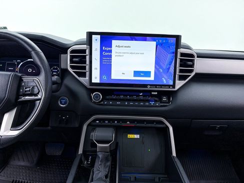 Used 2024 Toyota Tundra Limited image 11