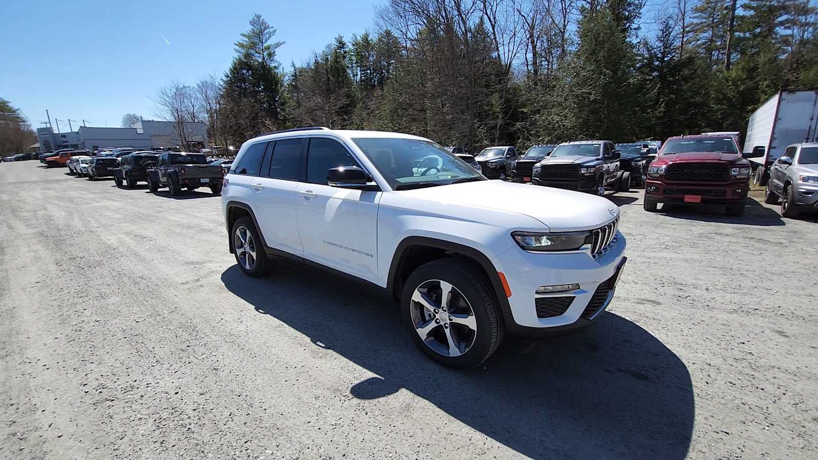 New 2024 Jeep Grand Cherokee Limited 4xe AWD/4WD image 2