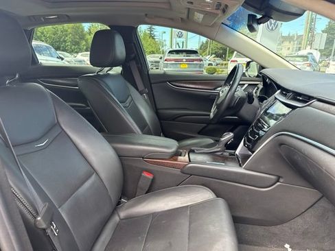 Used 2019 Cadillac XTS Luxury w/ Driver Awareness Package AWD/4WD image 9