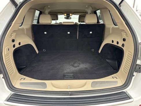 Used 2018 Jeep Grand Cherokee Limited image 10