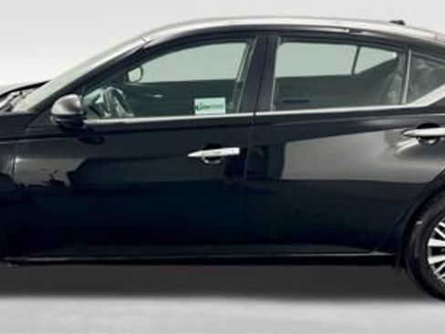 Used 2024 Nissan Altima 2.5 SV image 5