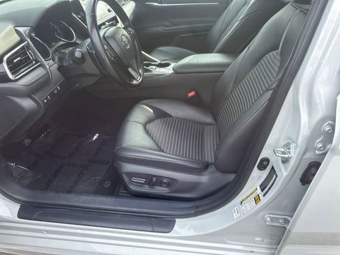 Used 2023 Toyota Camry SE image 7