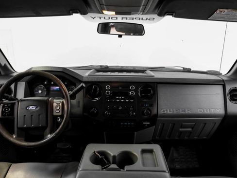 Used 2016 Ford F550 4x4 Crew Cab Super Duty image 11
