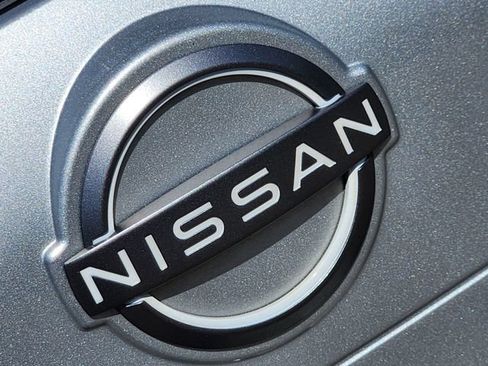 Used 2025 Nissan Rogue SV FWD image 12
