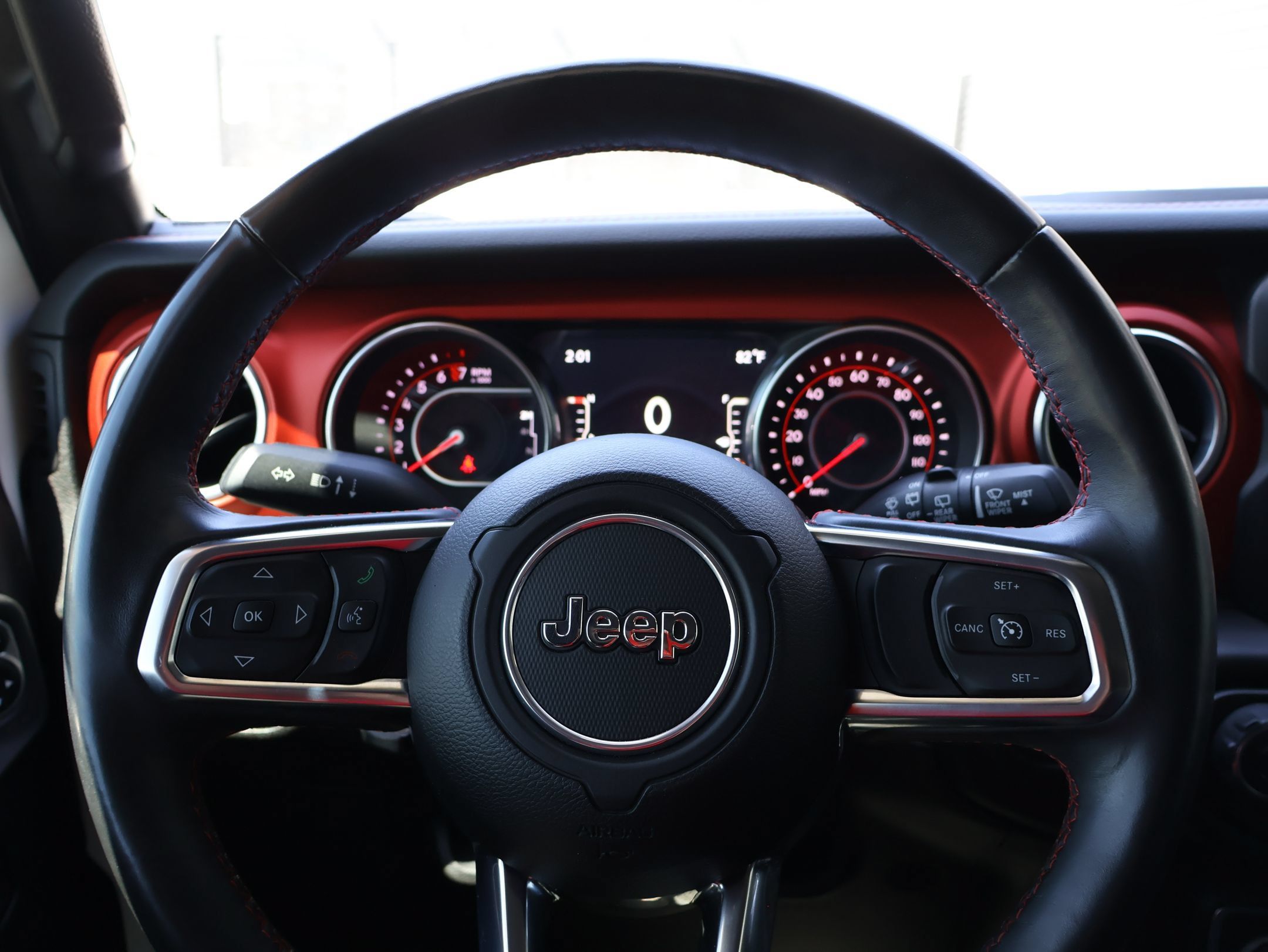 Used 2018 Jeep Wrangler Unlimited Rubicon AWD/4WD image 16