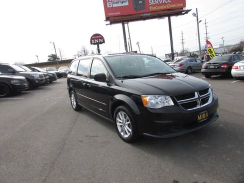 Used 2015 Dodge Grand Caravan SXT image 4