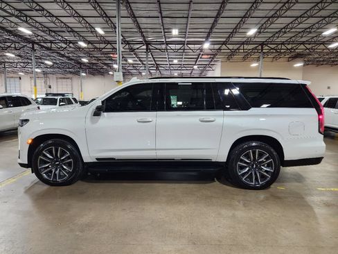 Used 2021 Cadillac Escalade ESV Sport AWD/4WD image 7