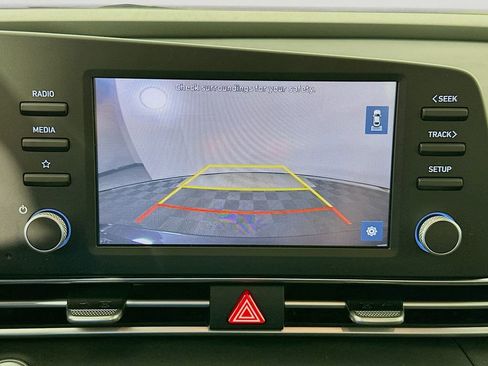 Used 2023 Hyundai Elantra SEL image 13