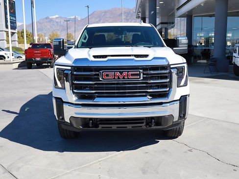 New 2026 GMC Sierra 3500 SLT image 9