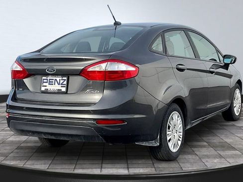 Used 2015 Ford Fiesta SE w/ Comfort Package FWD image 6