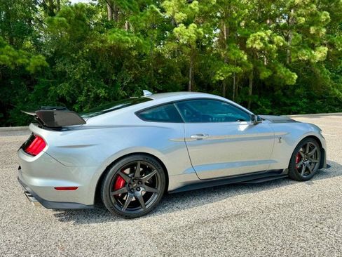 Used 2020 Ford Mustang Shelby GT500 w/ Carbon Fiber Track Pack RWD image 3