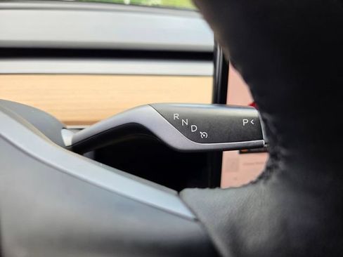 Used 2023 Tesla Model Y Long Range AWD/4WD image 39