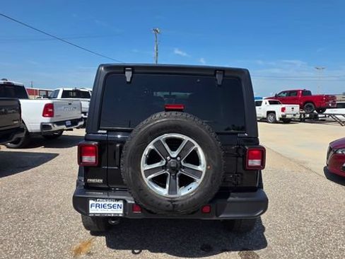 Used 2021 Jeep Wrangler Unlimited Sahara w/ Uconnect 4C Nav & Sound Group AWD/4WD image 5
