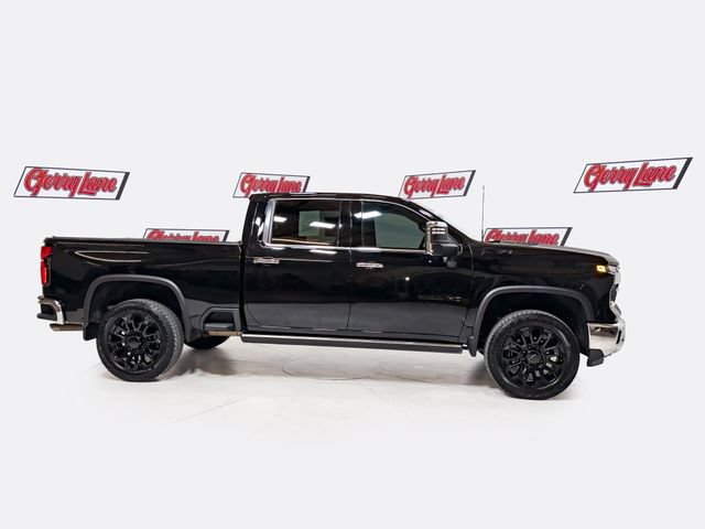 Used 2026 Chevrolet Silverado 2500 LTZ w/ LTZ Plus Package AWD/4WD image 3