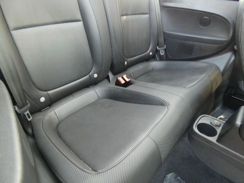 Used 2014 Volkswagen Beetle R-Line image 39