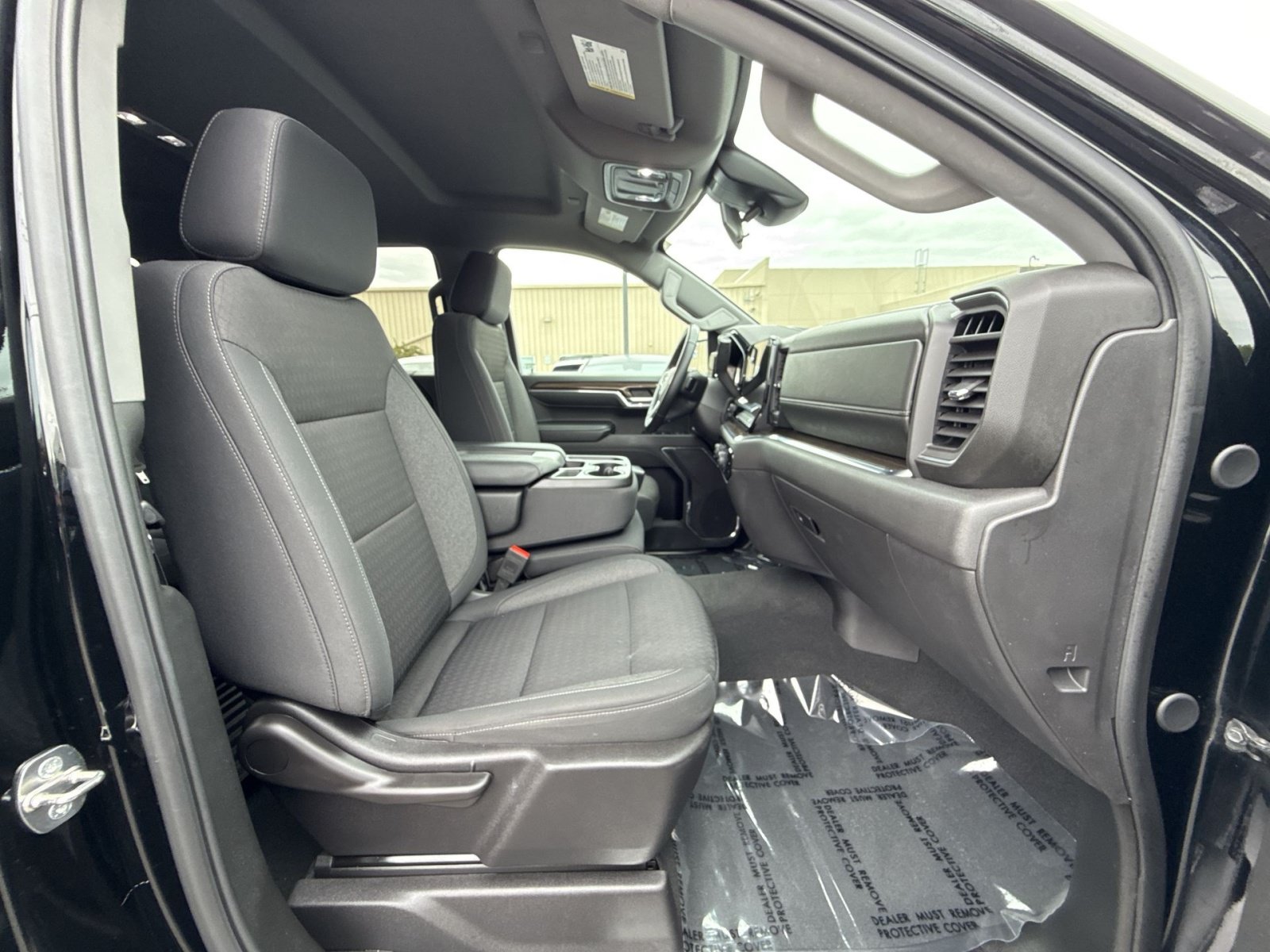 Used 2024 Chevrolet Silverado 1500 LT AWD/4WD image 25