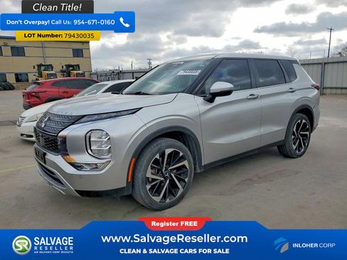 Used 2023 Mitsubishi Outlander SE image 1