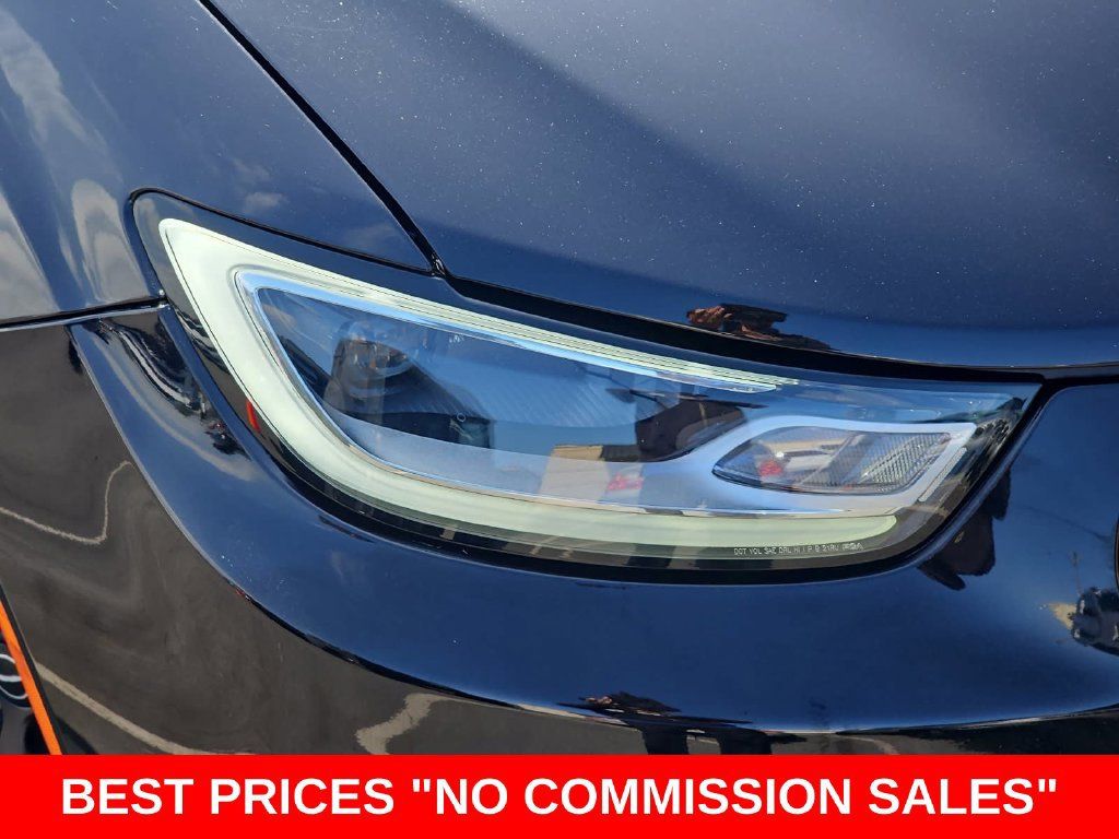 Used 2026 Chrysler Pacifica Limited w/ S Appearance Package FWD image 36