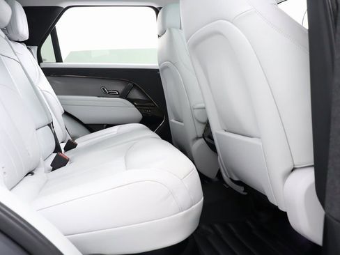 Used 2023 Land Rover Range Rover Sport SE image 38