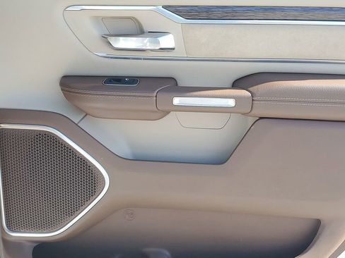 Used 2019 RAM 1500 Laramie image 44