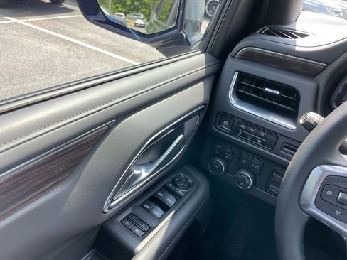 Used 2024 Chevrolet Tahoe Z71 w/ Luxury Package AWD/4WD image 24