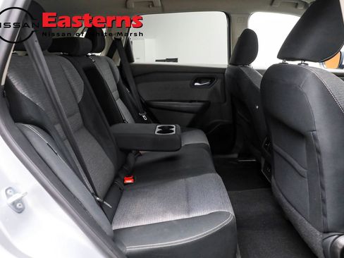 Used 2021 Nissan Rogue SV image 44