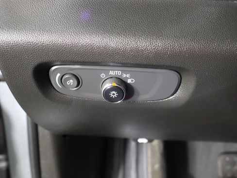 Used 2023 Chevrolet Traverse Premier AWD/4WD image 43