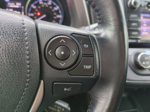 Used 2018 Toyota RAV4 XLE FWD image 22