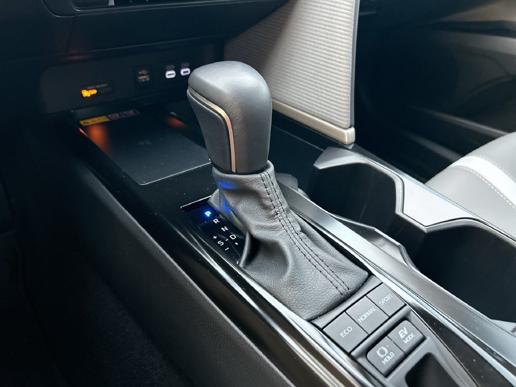 Certified 2025 Toyota Camry SE FWD image 27
