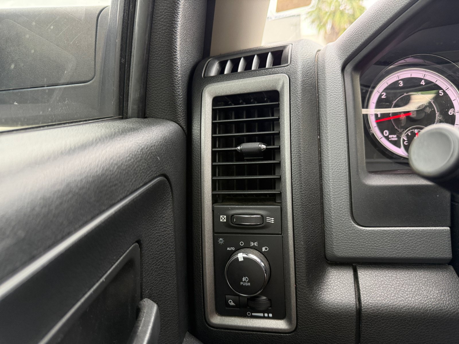 Used 2020 RAM 1500 Tradesman w/ Tradesman SXT Package RWD image 19