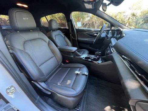 Used 2025 Buick Envista Sport Touring image 34