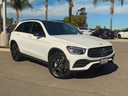 Used 2022 Mercedes-Benz GLC 300 image 2