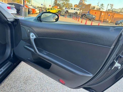 Used 2010 Chevrolet Corvette Coupe w/ Preferred Equipment Group image 18