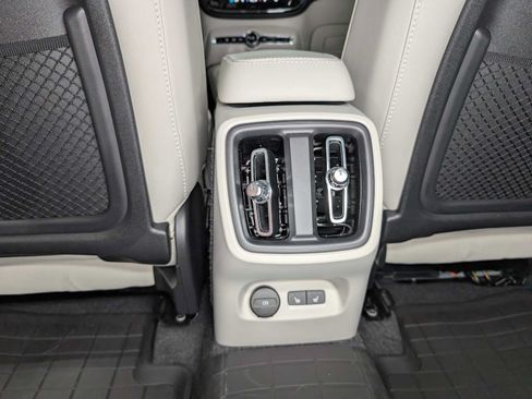 Used 2025 Volvo XC40 B5 Plus w/ Protection Package Premier AWD/4WD image 22