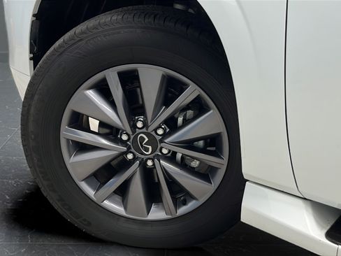 Used 2025 INFINITI QX80 Pure AWD/4WD image 40
