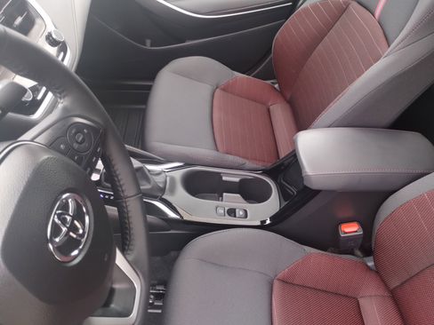 Used 2025 Toyota Corolla SE image 13