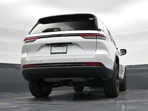 Used 2022 Jeep Grand Cherokee Altitude image 39