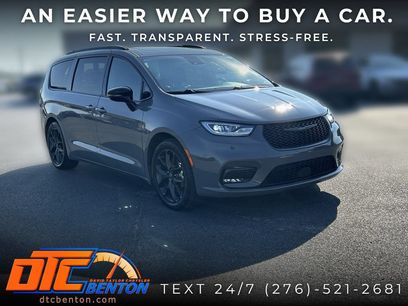 Used 2025 Chrysler Pacifica Limited