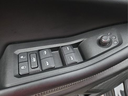 Used 2025 Jeep Grand Cherokee L Limited image 16