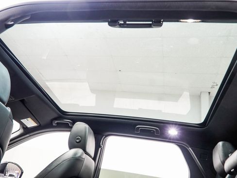 Used 2020 Land Rover Discovery Sport S image 40