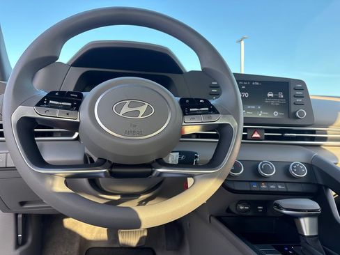 New 2026 Hyundai Elantra SE FWD image 8