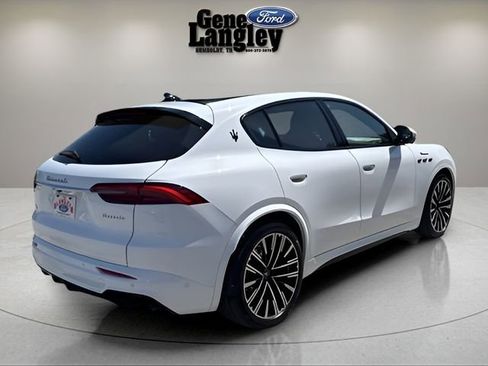Used 2023 Maserati Grecale Modena AWD/4WD image 18