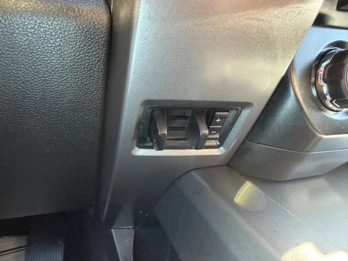 Used 2015 Ford F150 XLT w/ Equipment Group 302A Luxury AWD/4WD image 44