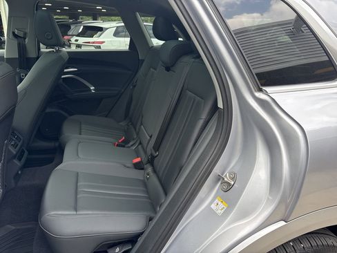 Certified 2025 Audi Q5 Premium Plus w/ Premium Plus AWD/4WD image 15
