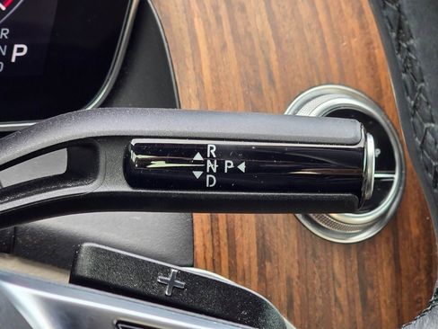 Used 2023 Mercedes-Benz GLC 300 4MATIC image 25