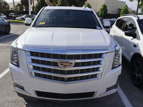 Used 2019 Cadillac Escalade Premium Luxury w/ LPO, Radiant Package AWD/4WD image 5