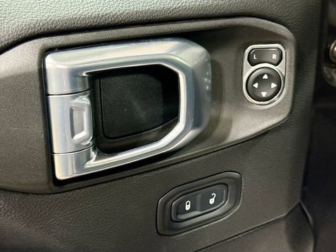 Used 2021 Jeep Wrangler Unlimited Sahara w/ Cold Weather Group image 19