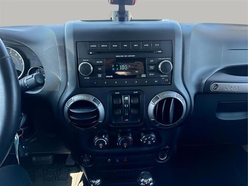 Used 2014 Jeep Wrangler Unlimited Sport w/ Quick Order Package 24S AWD/4WD image 26