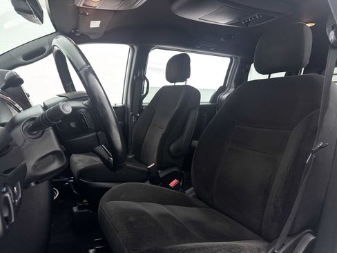 Used 2017 Dodge Grand Caravan SE FWD image 15