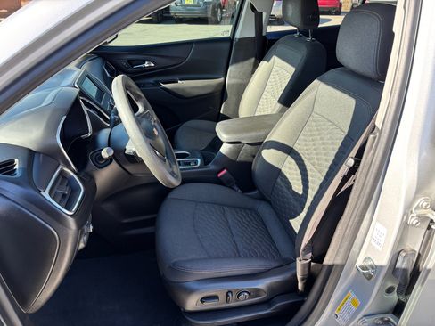 Used 2021 Chevrolet Equinox LT image 18